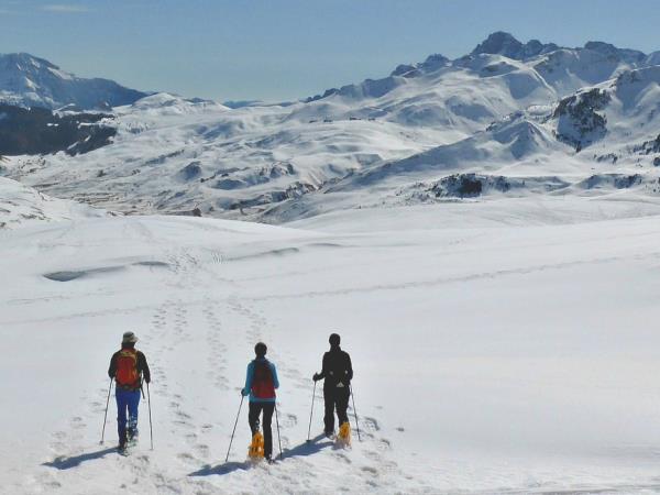Winter hiking vacation in Spain, Spanish Pyrenees