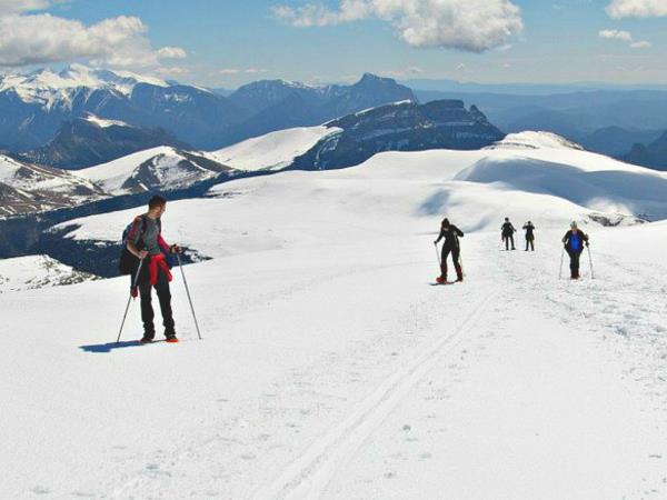 Winter hiking vacation in Spain, Spanish Pyrenees