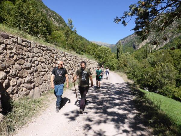 Learn Spanish and walking vacation, Spanish Pyrenees