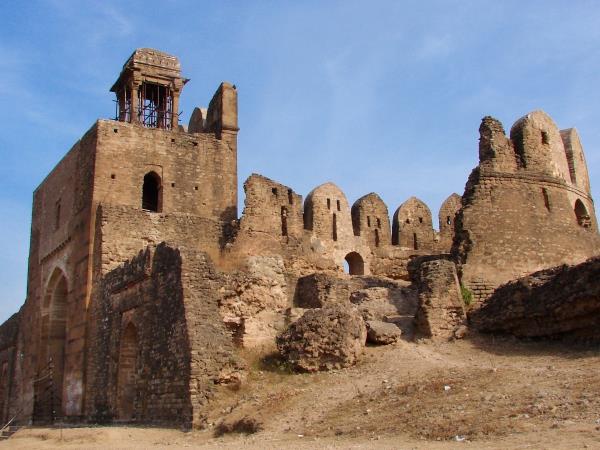 Southern Pakistan tour, small group