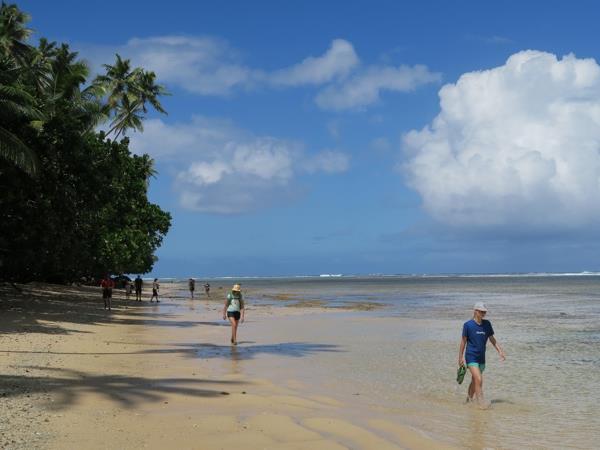 Fiji family cycling vacation