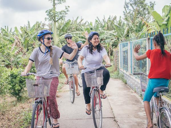 Hanoi to Halong Bay cycling vacation, Vietnam