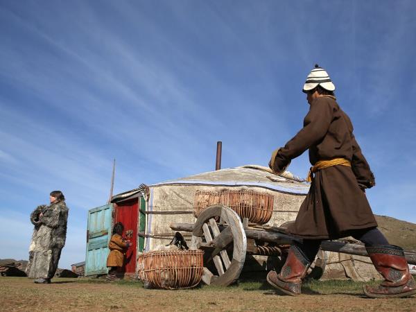 Mongolia nomad horse riding vacation