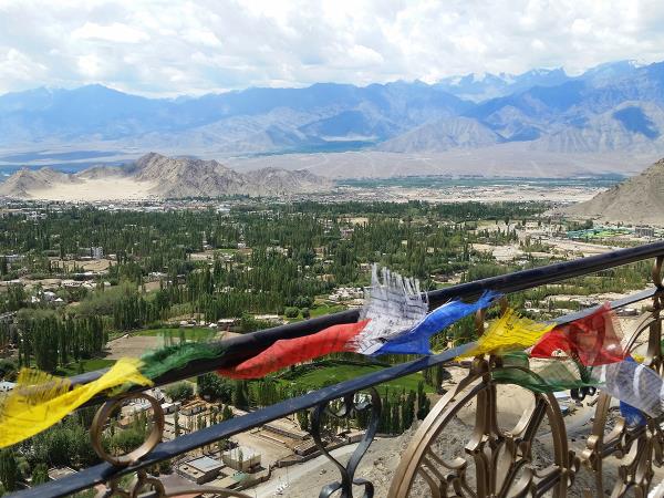 Ladakh mountains trekking adventure