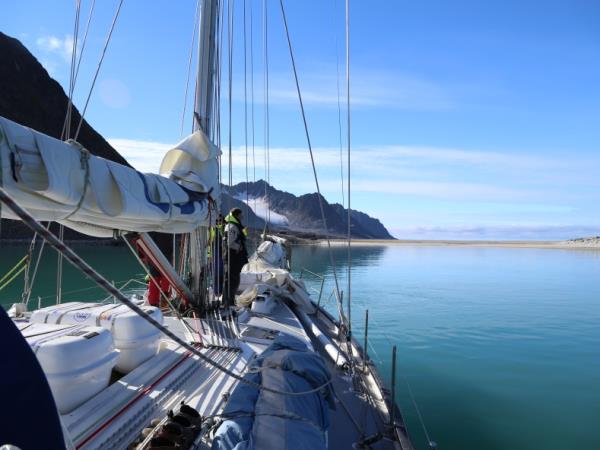 Spitsbergen sailing vacation