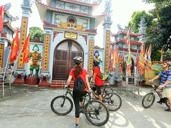 Activity vacation in Vietnam hike, bike & kayak