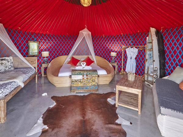 Lanzarote yurt vacation with pool