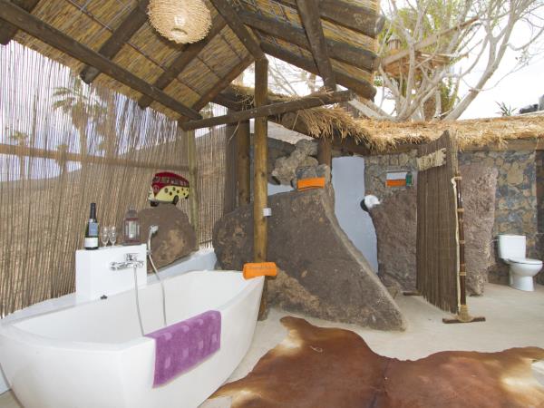 Lanzarote yurt vacation with pool