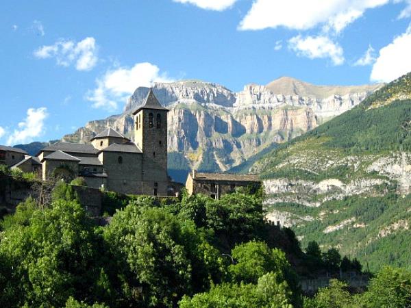 Self catering accommodation in the Spanish Pyrenees