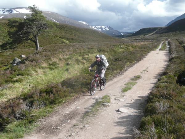 Walking vacations in Cairngorms