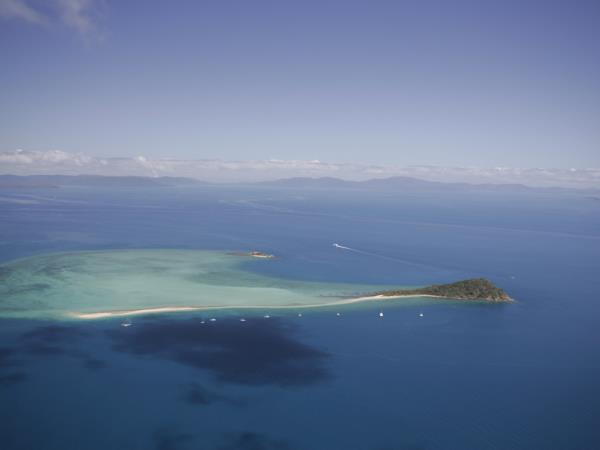 Learn to sail in the Whitsundays