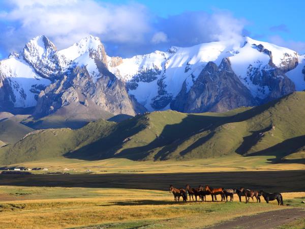 Kyrgyzstan trekking vacation