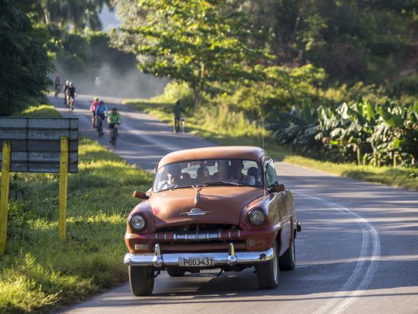 Skyline Trail cycling tour in Western Cuba