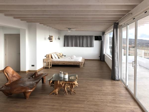 Lanzarote villa vacation with music festival