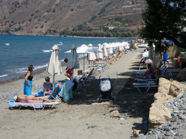 Walking and painting vacation in Crete