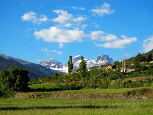 Self-guided walking vacation in the western Pyrenees