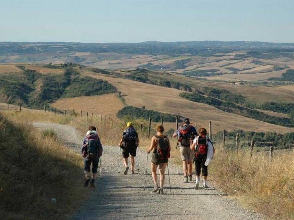 Umbria to Tuscany walking and cooking vacation