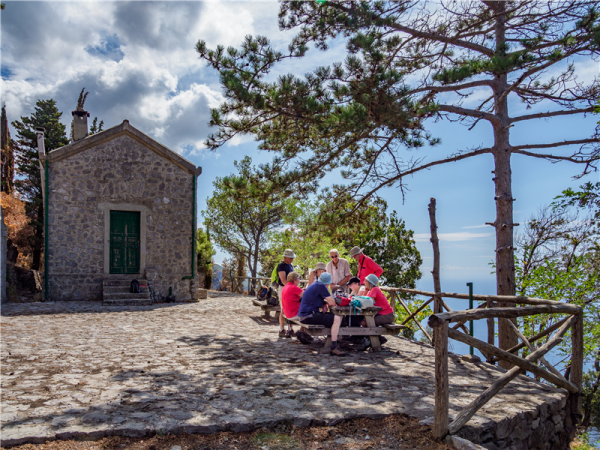 Sorrento Peninsula walking tour in Italy