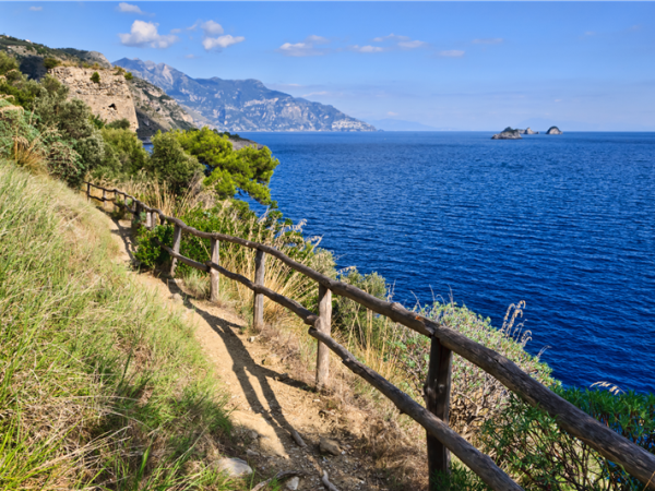 Sorrento Peninsula walking tour in Italy