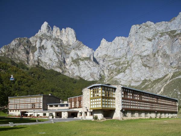 Picos inn to inn walking vacation in Spain