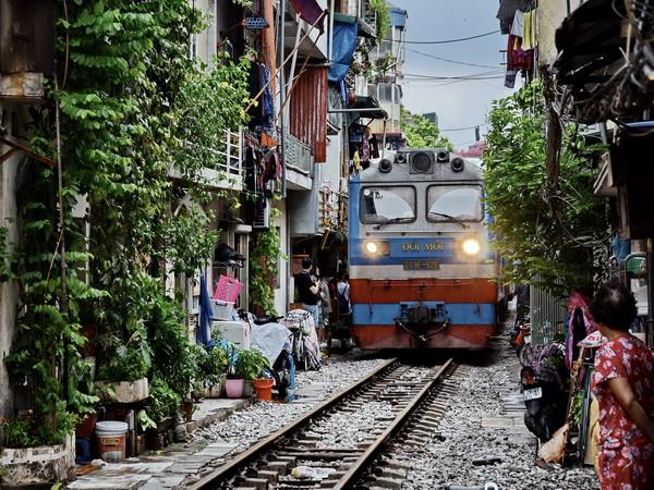 Hanoi to Da Nang tour in Vietnam
