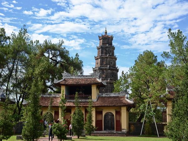 Hanoi to Da Nang tour in Vietnam