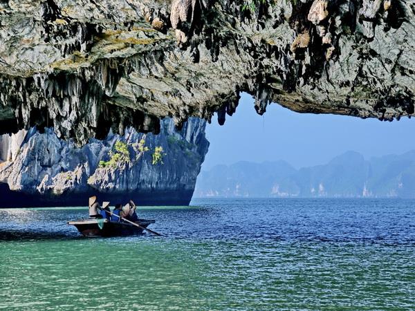 Hanoi to Da Nang tour in Vietnam