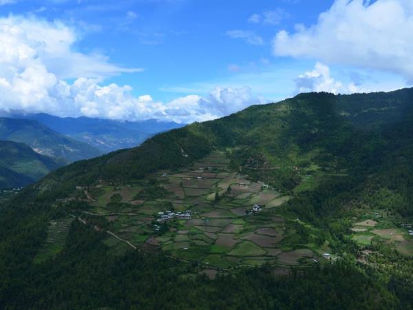 Dagala Thousand Lakes trekking vacation, Bhutan