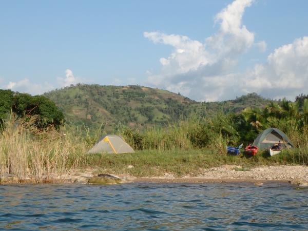 Rwanda kayaking vacation and gorilla safari