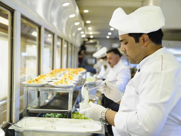 Luxury railway tour of Iran