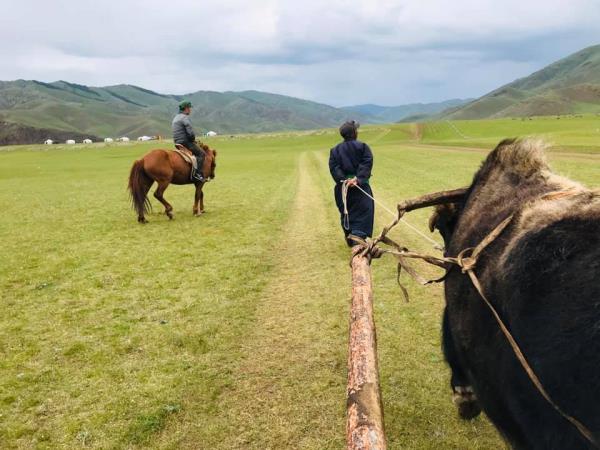 Mongolia adventure vacation, off the beaten track