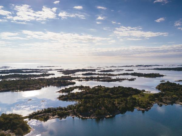 Kayaking in Sweden, foraging and food