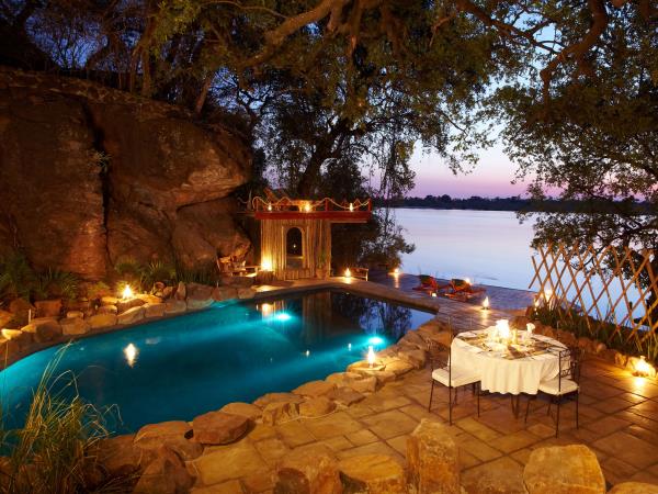 Zimbabwe luxury safari and Victoria Falls