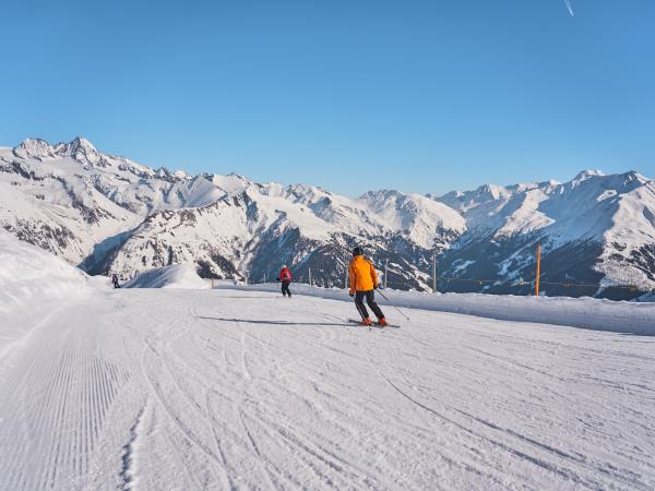 Learn to ski and yoga vacation in Austria