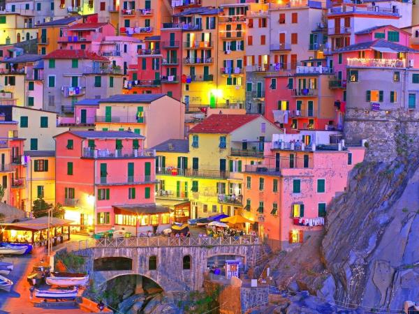 Cinque Terre hiking vacation, Italy