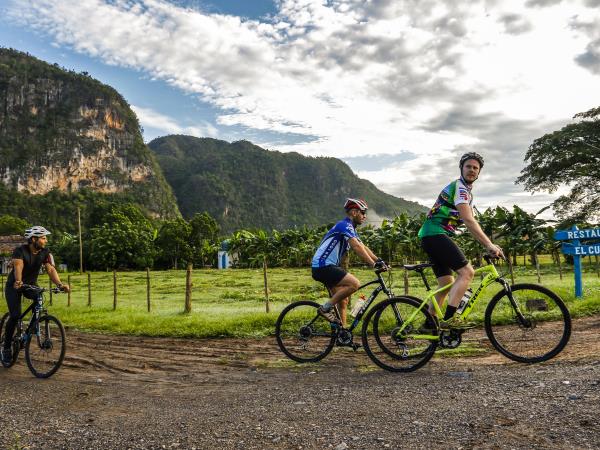 Cycle tour in Cuba