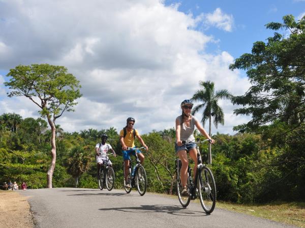 Cuba e-bike tour