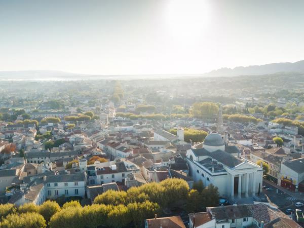Alpilles cycling vacation in Provence