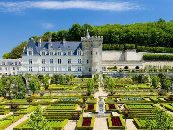 E-bike vacation in the Loire Valley