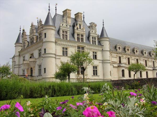 E-bike vacation in the Loire Valley