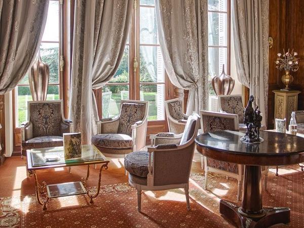 Loire Valley luxury cycling vacation