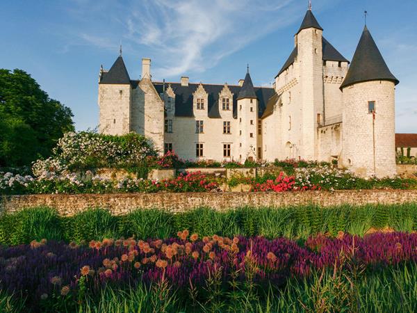 Loire Valley luxury cycling vacation