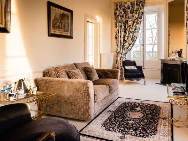 Loire Valley luxury cycling vacation