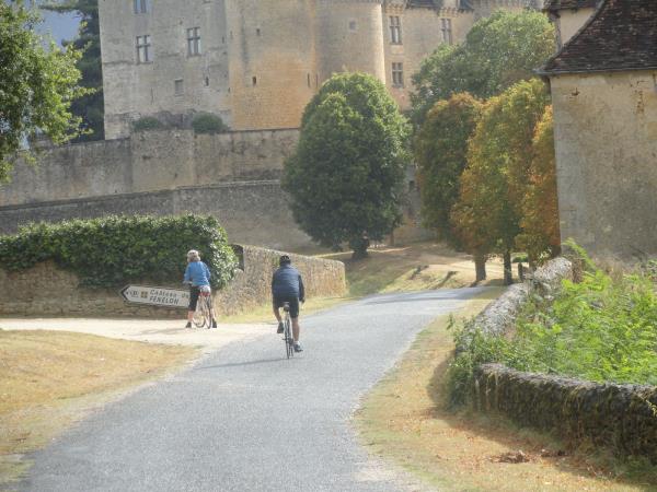 Dordogne biycling tour, France