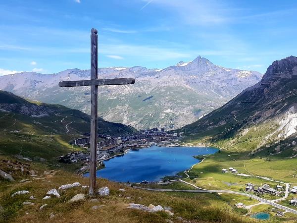Alpine GR5 guided walking vacation in France