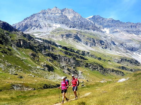 Alpine GR5 guided walking vacation in France