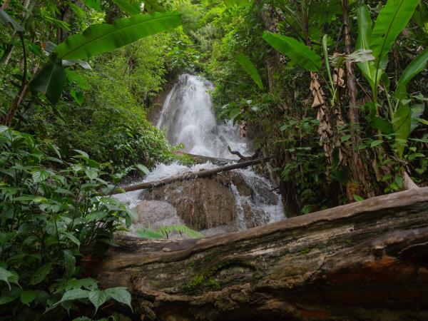 Northern Laos cycling tour, culture & waterfalls
