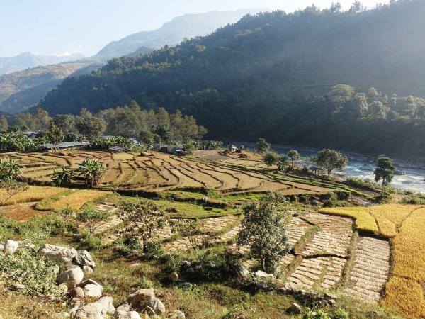 Manaslu Circuit hiking vacation, Nepal
