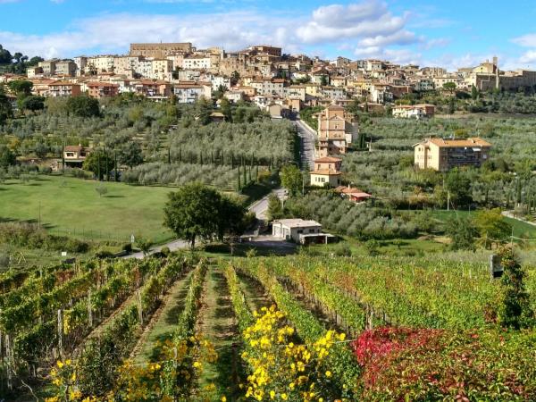 Tuscany self guided cycling vacation in Italy