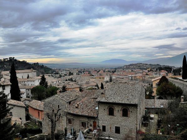 Rural Umbria walking vacation, Spello to Spoleto